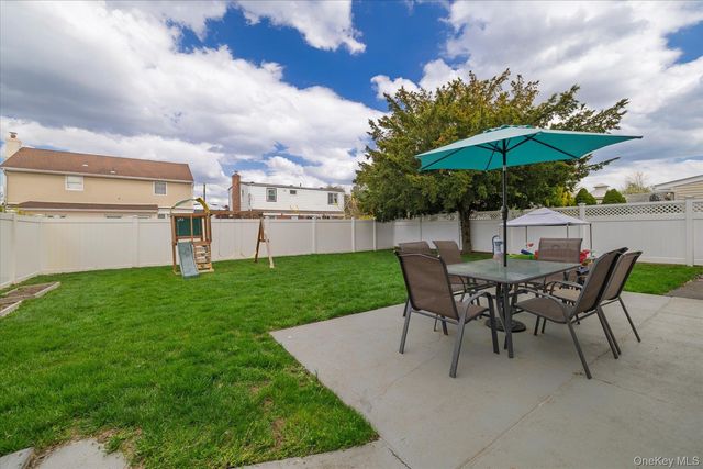 2915 Laurel Avenue, Baldwin, NY 11510