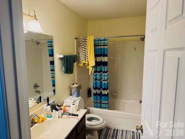 200 Dartcrest Drive, Hendersonville, NC 28792