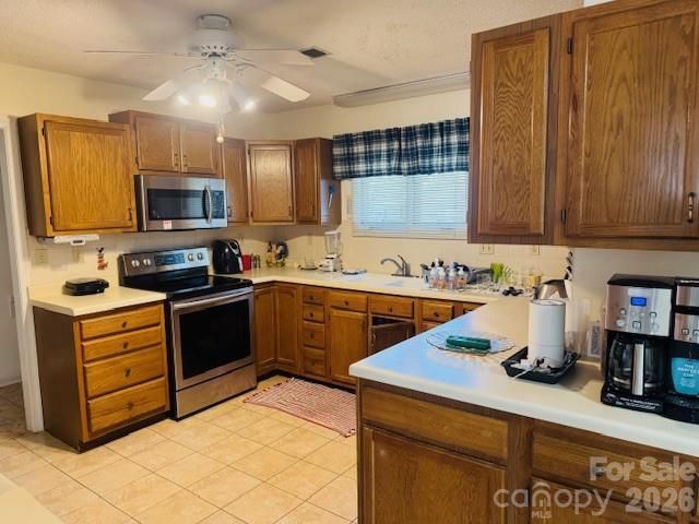 200 Dartcrest Drive, Hendersonville, NC 28792