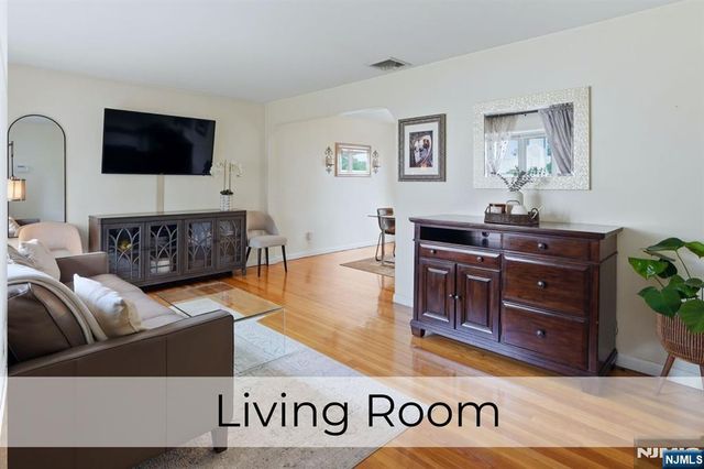 387 Hickory Street, Twp Of Washington, NJ 07676