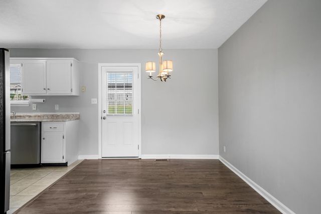 111 Grant Ave, Oak Grove, KY 42262