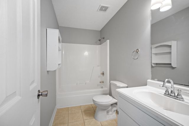 111 Grant Ave, Oak Grove, KY 42262