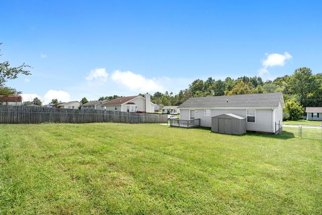 111 Grant Ave, Oak Grove, KY 42262