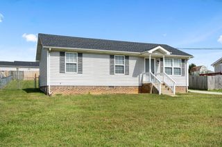 111 Grant Ave, Oak Grove, KY 42262