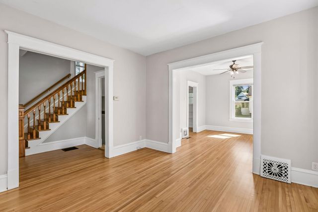 382 N Cleveland Avenue N, Saint Paul, MN 55104