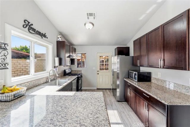 348 Blue Ridge Lane, San Jacinto, CA 92583