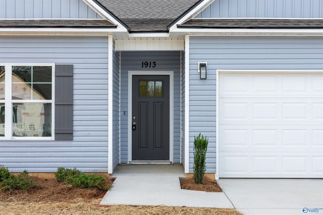 1913 Priscilla Lane NW, Huntsville, AL 35806