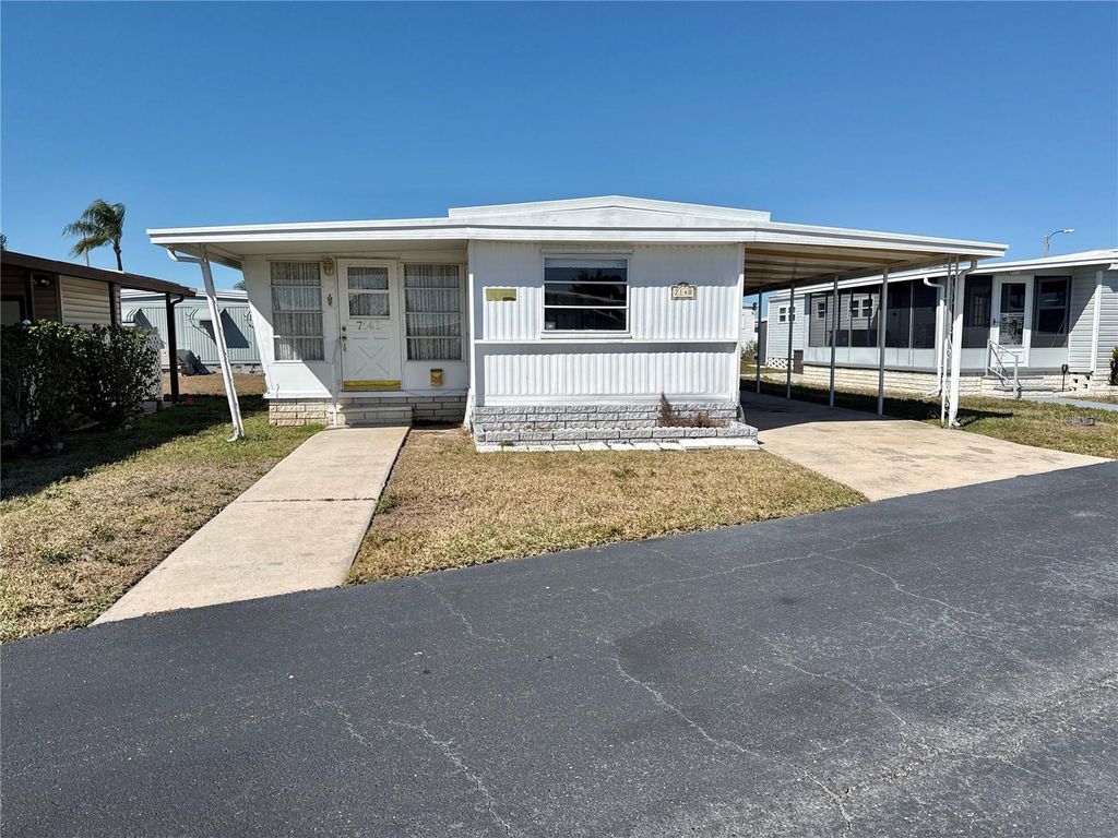 Image 1 of property listing at 7140 MOUNT JUPITER DRIVE NE 606, St Petersburg, FL 33702