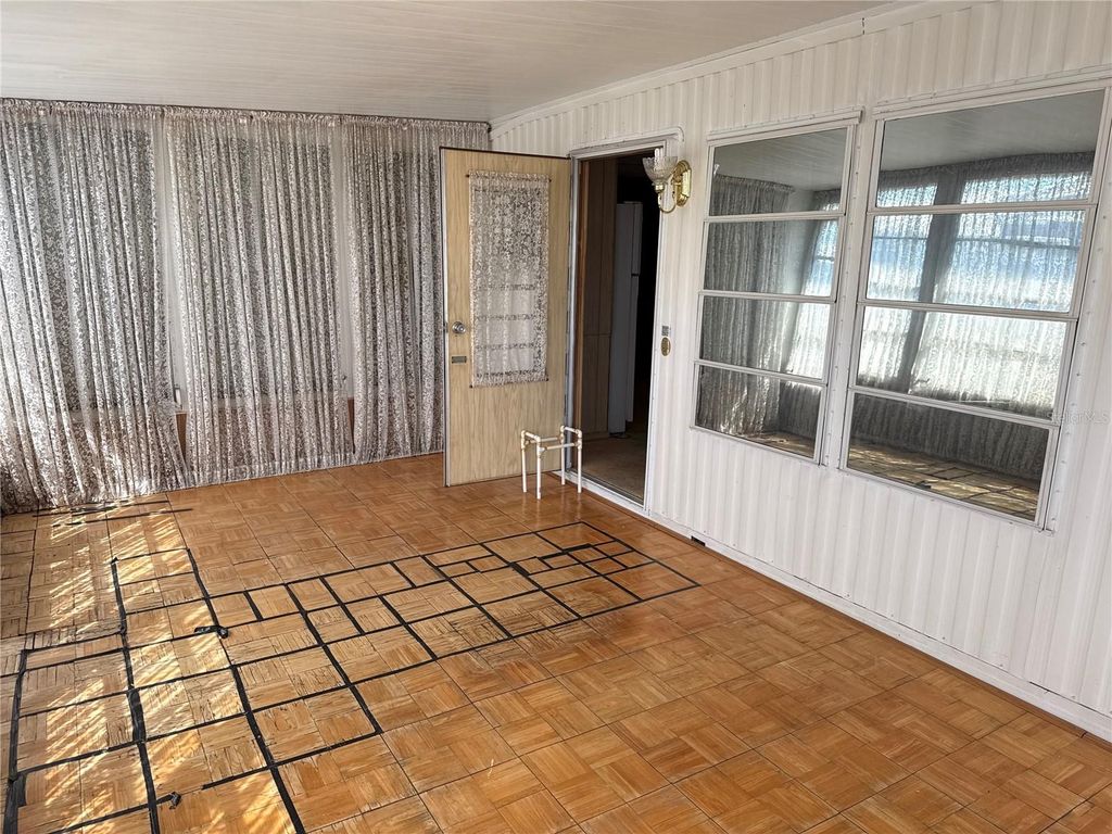 Image 13 of property listing at 7140 MOUNT JUPITER DRIVE NE 606, St Petersburg, FL 33702