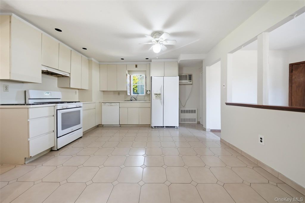 506 Whittier Street, Westbury, NY 11590 — photo 4