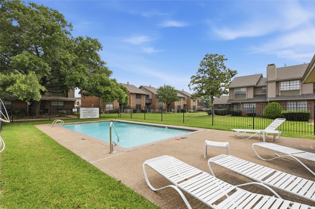 2400 Longmire Drive 105, College Station, TX 77845