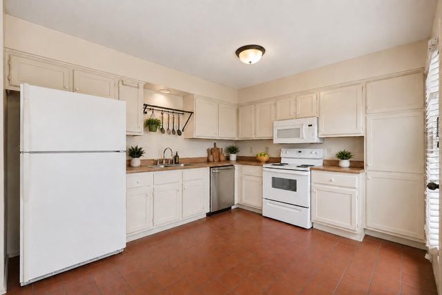 2400 Longmire Drive 105, College Station, TX 77845
