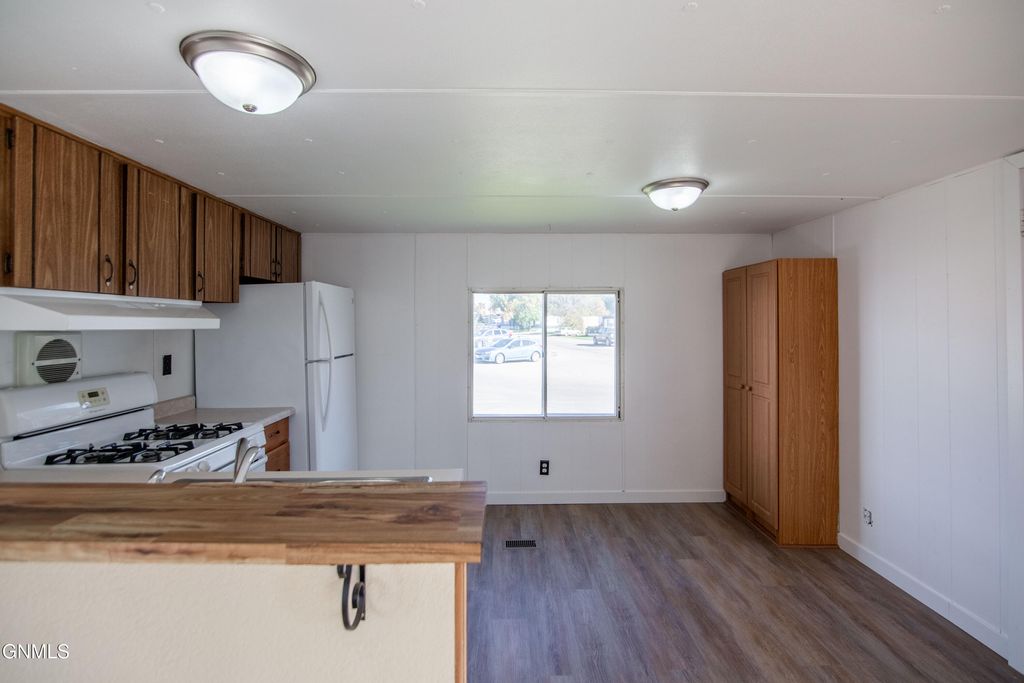 209 West Gateway Trail, Mandan, ND 58554 photo 3