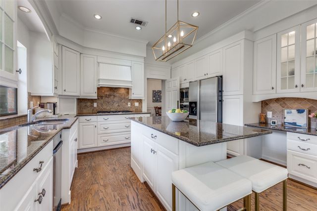 7231 Lane Park Drive, Dallas, TX 75225