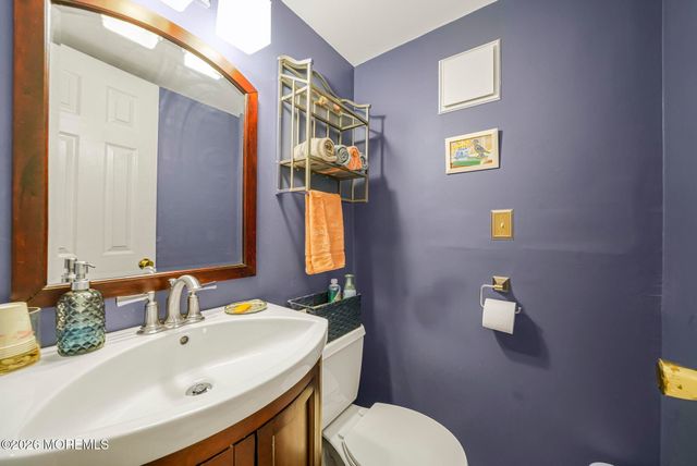 11 Regina Drive, Howell, NJ 07731