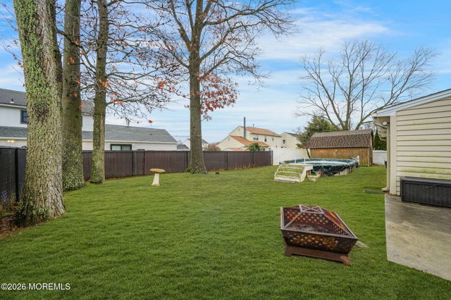 11 Regina Drive, Howell, NJ 07731