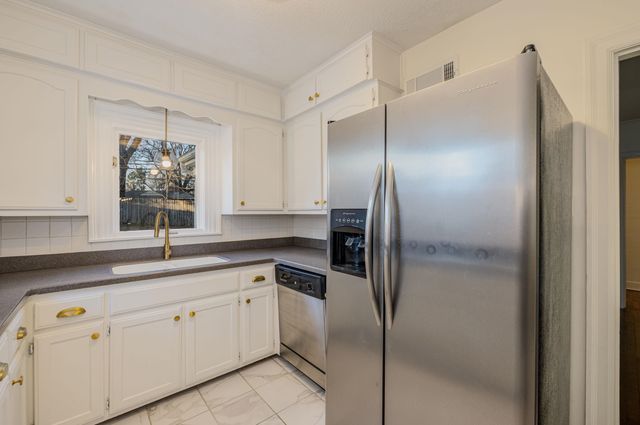 4054 ST ANN CIR, Memphis, TN 38117