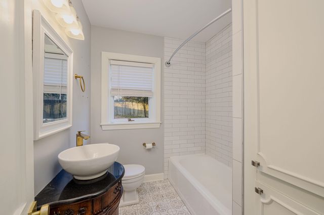 4054 ST ANN CIR, Memphis, TN 38117