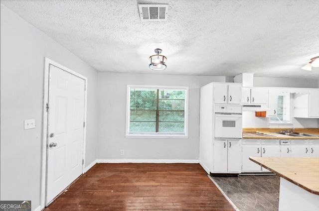 844 Oak Street NW, Atlanta, GA 30318