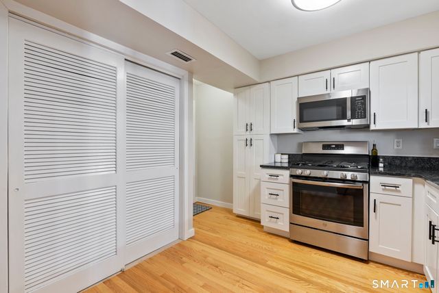 38 Harbour Close 38, New Haven, CT 06519