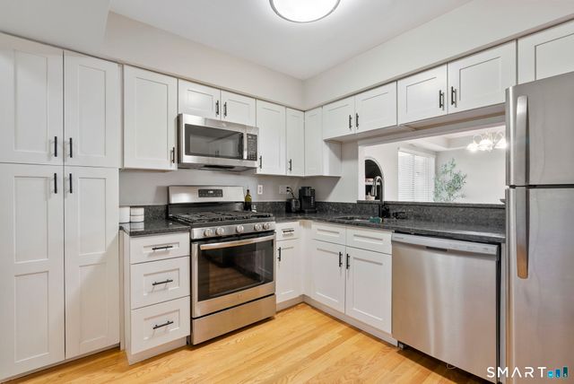 38 Harbour Close 38, New Haven, CT 06519