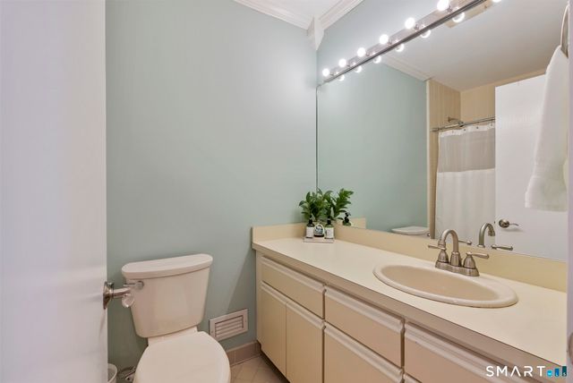 38 Harbour Close 38, New Haven, CT 06519