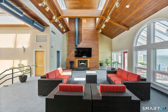 38 Harbour Close 38, New Haven, CT 06519