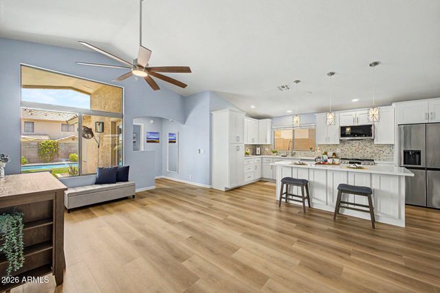 4007 E AGAVE Road, Phoenix, AZ 85044