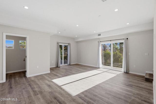 1740 Patricia Avenue 1-6, Simi Valley, CA 93065