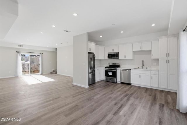 1740 Patricia Avenue 1-6, Simi Valley, CA 93065