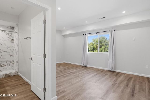 1740 Patricia Avenue 1-6, Simi Valley, CA 93065
