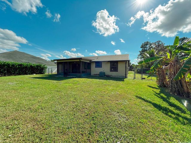 1013 SW Mataro Avenue, Port St Lucie, FL 34953