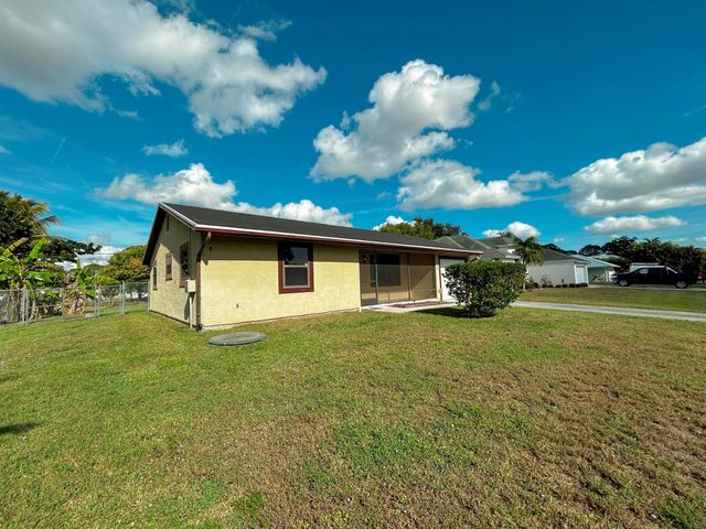 1013 SW Mataro Avenue, Port St Lucie, FL 34953