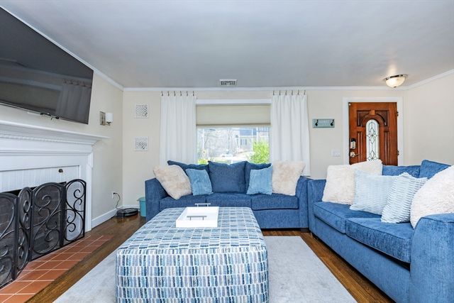 40 Chestnut Street, North Reading, MA 01864