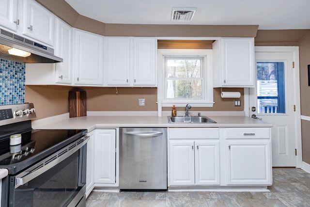 40 Chestnut Street, North Reading, MA 01864