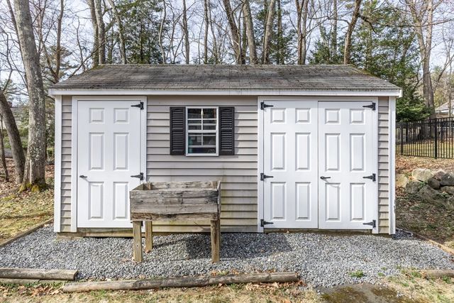 40 Chestnut Street, North Reading, MA 01864