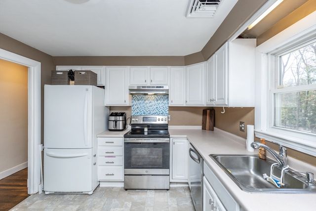 40 Chestnut Street, North Reading, MA 01864