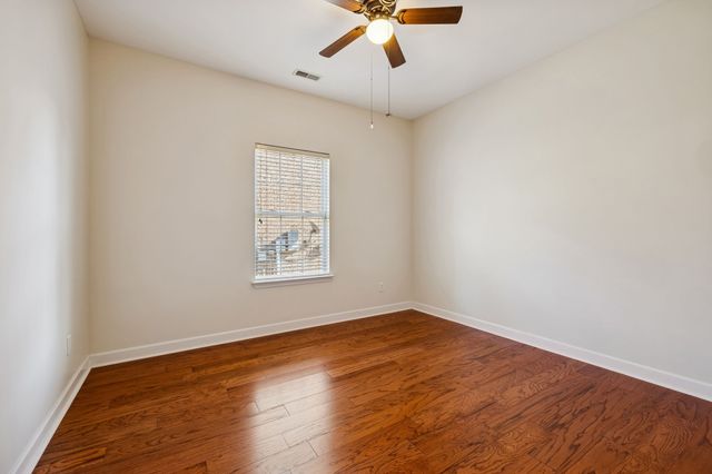 2205 Maple Grove Ln, Nashville, TN 37211