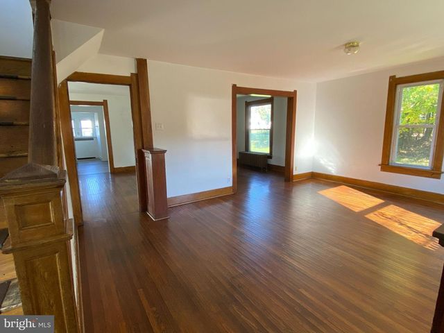 117 S MAIN ST, Pleasant Gap, PA 16823