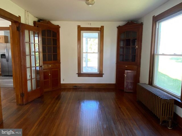 117 S MAIN ST, Pleasant Gap, PA 16823
