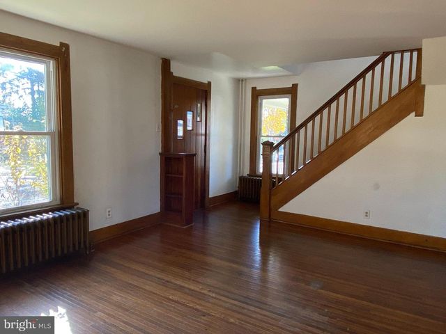 117 S MAIN ST, Pleasant Gap, PA 16823