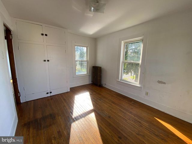 117 S MAIN ST, Pleasant Gap, PA 16823