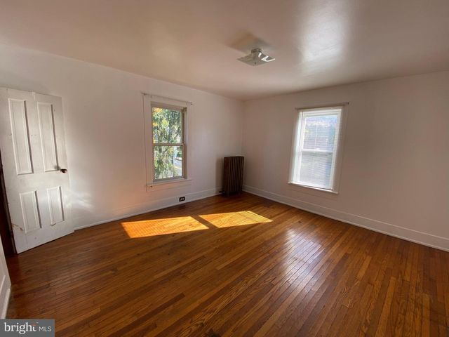 117 S MAIN ST, Pleasant Gap, PA 16823