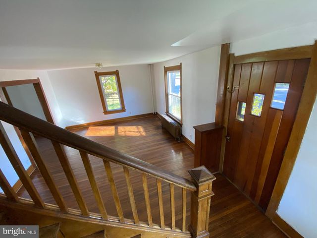 117 S MAIN ST, Pleasant Gap, PA 16823