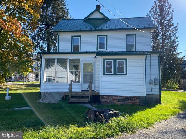 117 S MAIN ST, Pleasant Gap, PA 16823