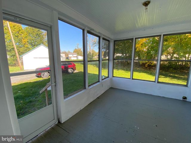 117 S MAIN ST, Pleasant Gap, PA 16823