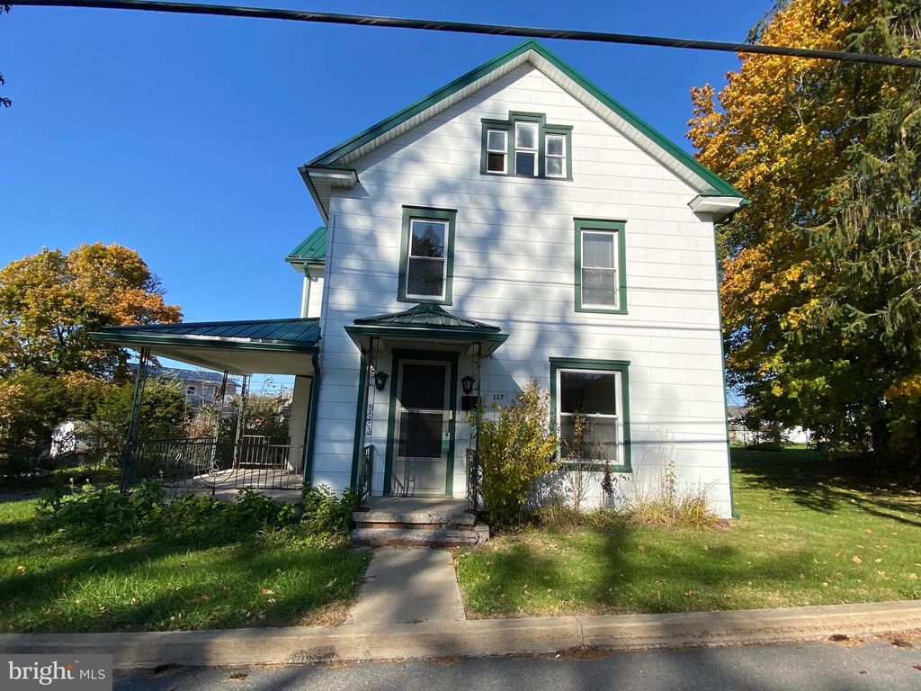117 S MAIN ST, Pleasant Gap, PA 16823