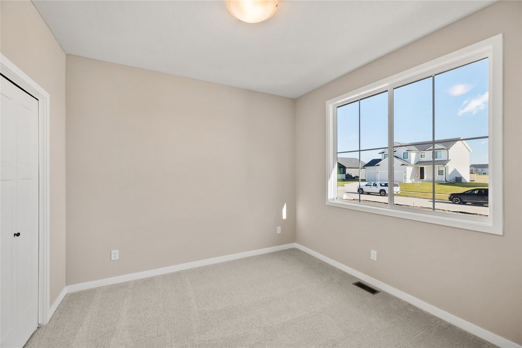 1108 Mulberry Drive NW, Bondurant, IA 50035