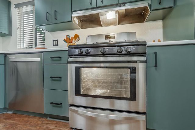 4221 Lakeview Dr, Ione, CA 95640