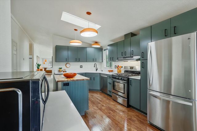 4221 Lakeview Dr, Ione, CA 95640